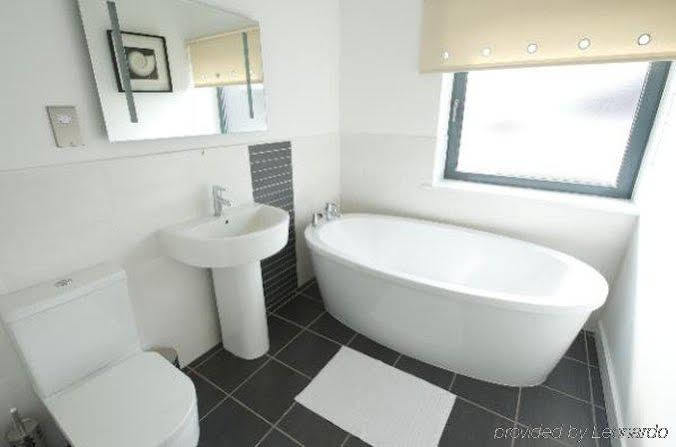ดรีมเฮาส์ อพาร์ตเมนต์ แมนเชสเตอร์ ซิตี้ เวสต์ Apartment ภายนอก รูปภาพ